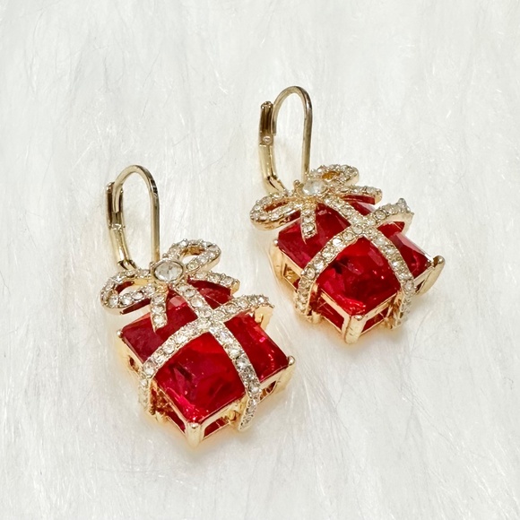 Set of 2 Crystal Christmas Tree & Bow Present Earrings Emerald Holiday Jewelry - Picture 6 of 6